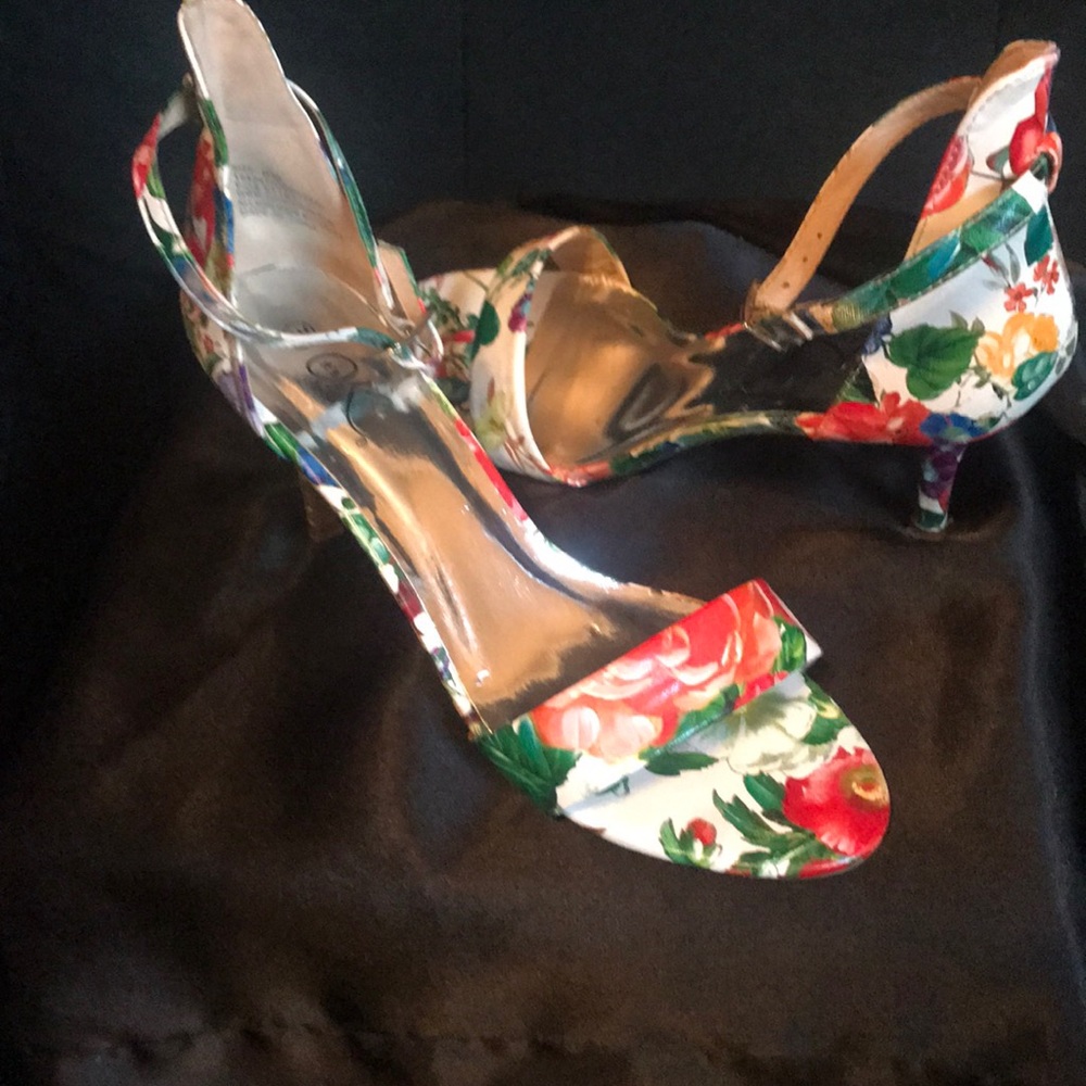 Ladies shoes